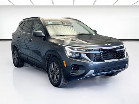 Used 2024 Kia Seltos S image 3
