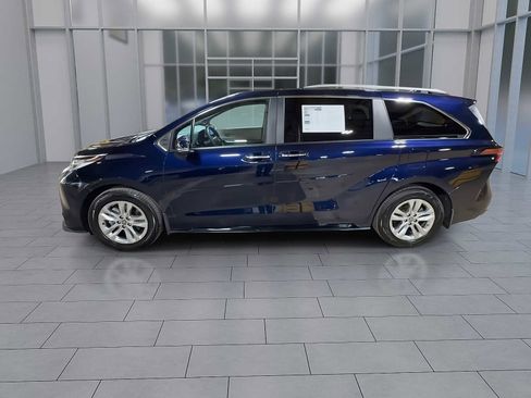 Used 2023 Toyota Sienna Limited w/ Protection Package (TMS) image 5