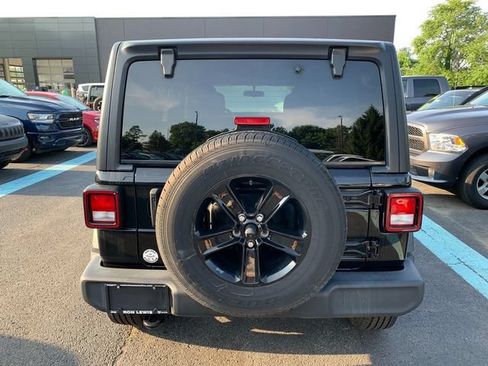 Used 2022 Jeep Wrangler Unlimited Sport AWD/4WD image 3