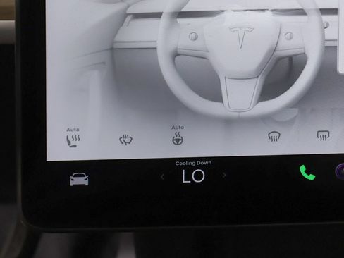 Used 2023 Tesla Model Y Long Range AWD/4WD image 43