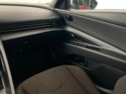 Used 2025 Hyundai Elantra Sport image 10