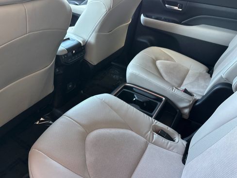 Certified 2025 Toyota Grand Highlander AWD Hybrid image 15