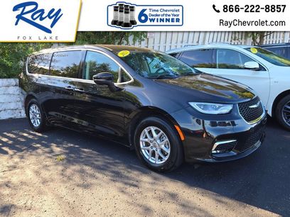 Used 2023 Chrysler Pacifica Touring-L