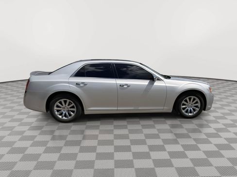 Used 2012 Chrysler 300 Limited RWD image 8