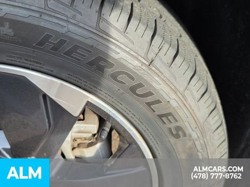 Used 2025 Nissan Rogue SV image 24