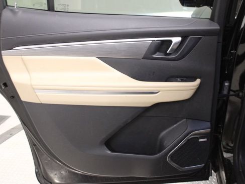 Used 2025 Buick Enclave Preferred image 30