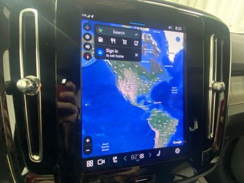 Used 2025 Volvo XC40 B5 Core image 20