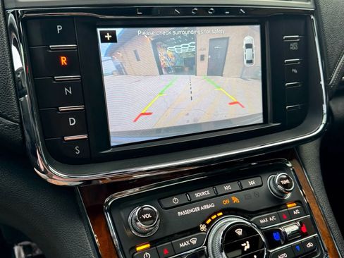 Used 2017 Lincoln Continental Reserve w/ Climate Package image 23