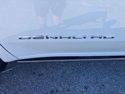 New 2026 GMC Sierra 3500 Denali w/ Denali Reserve Package image 4