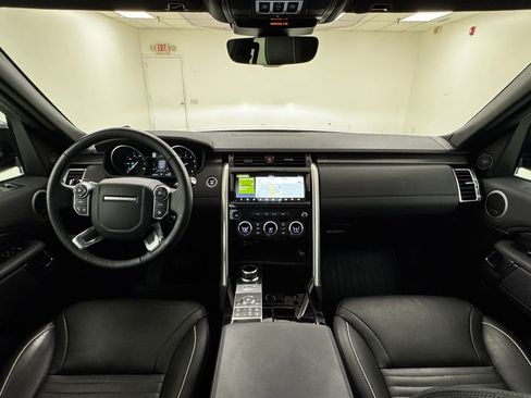 Used 2017 Land Rover Discovery HSE image 18