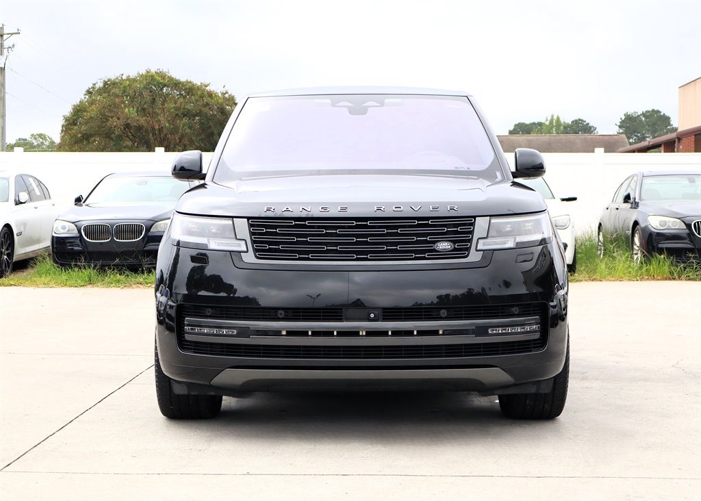 Used 2023 Land Rover Range Rover Long Wheelbase SE AWD/4WD image 2
