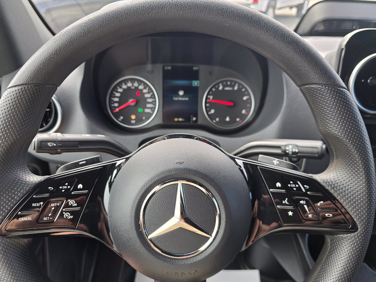Used 2025 Mercedes-Benz Sprinter 2500 image 33