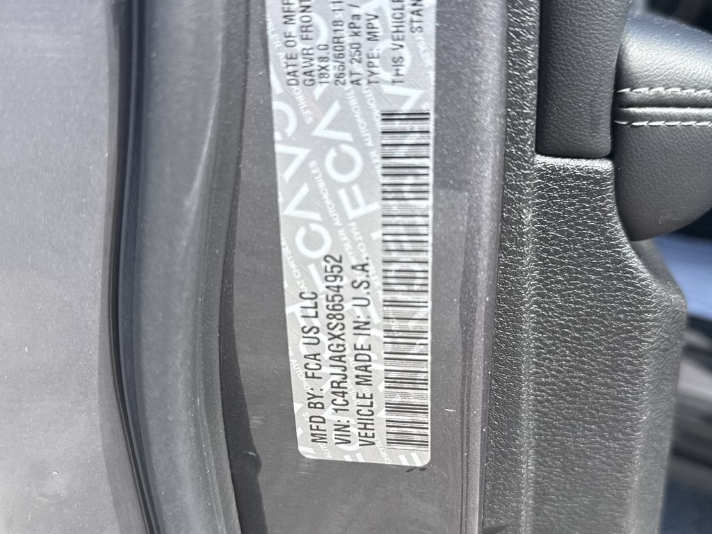 Used 2025 Jeep Grand Cherokee L Laredo RWD image 38