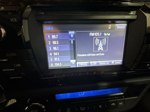 Used 2015 Toyota Corolla S image 23