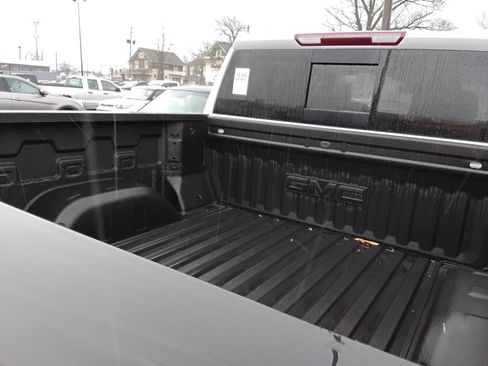 Used 2024 GMC Sierra 1500 Elevation w/ Elevation Premium Package image 9