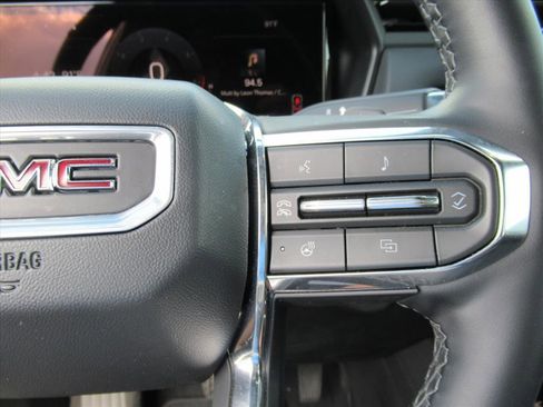 Used 2025 GMC Terrain Elevation w/ Elevation Premium Package image 25