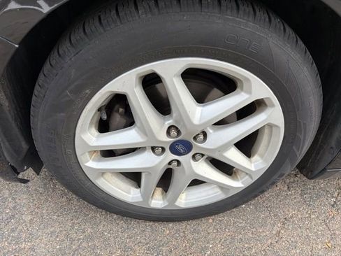 Used 2016 Ford Fusion SE image 10
