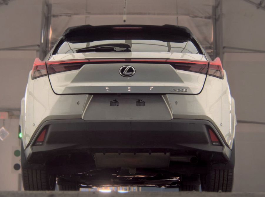 Used 2022 Lexus UX 200 w/ Premium Package FWD image 12