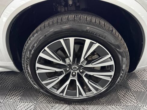 Used 2020 Volvo XC90 T5 Momentum w/ Protection Package Premier image 16