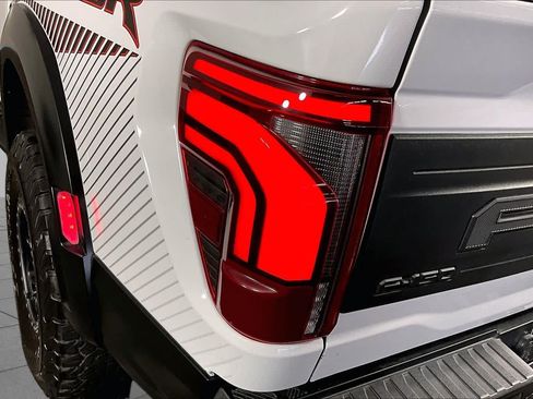 Used 2025 Ford F150 Raptor AWD/4WD image 27