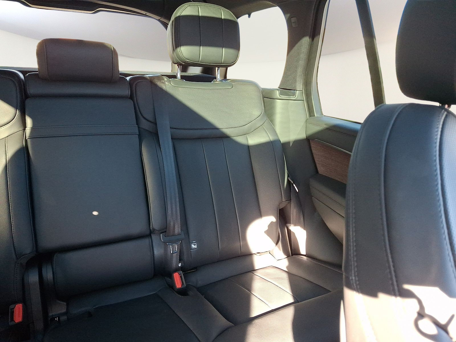 Certified 2025 Land Rover Range Rover SE AWD/4WD image 7