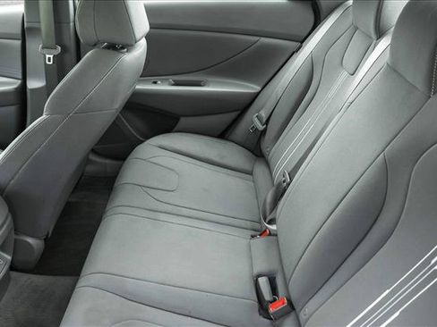 Used 2024 Hyundai Elantra SEL FWD image 21