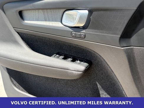 Certified 2025 Volvo XC40 B5 Plus AWD/4WD image 23