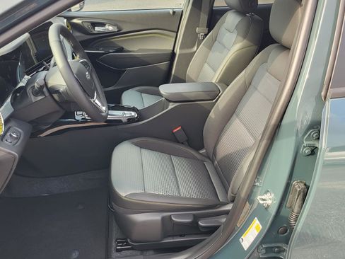 New 2026 Chevrolet Trax LT w/ Midnight Edition FWD image 15