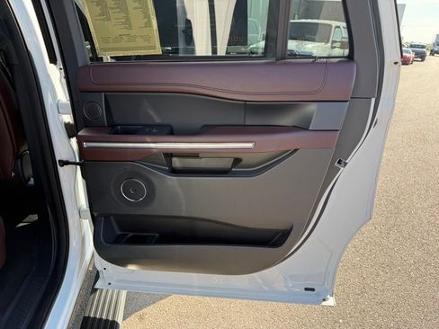 Used 2024 Ford Expedition Max Limited image 23