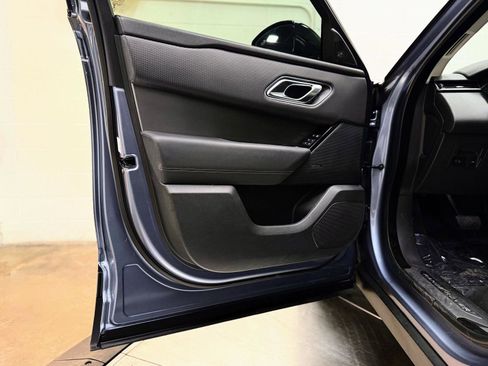 Used 2023 Land Rover Range Rover Velar S image 12