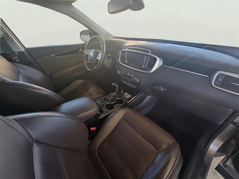 Used 2019 Kia Sorento SX image 64