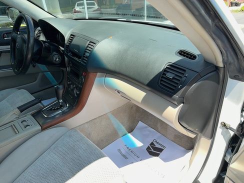 Used 2006 Subaru Outback 2.5i AWD/4WD image 16