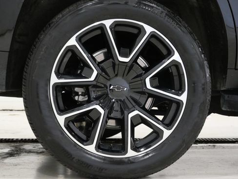 Used 2025 Chevrolet Tahoe RST w/ Comfort Package AWD/4WD image 9