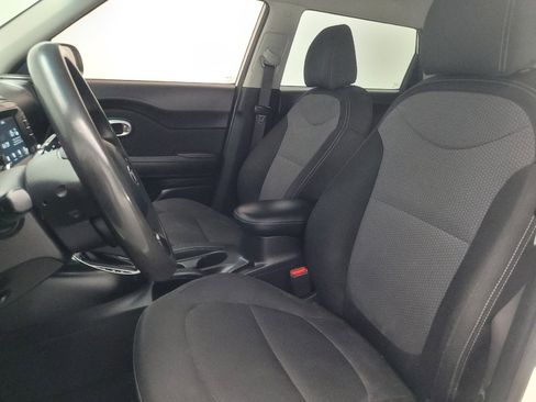Used 2019 Kia Soul + FWD image 17
