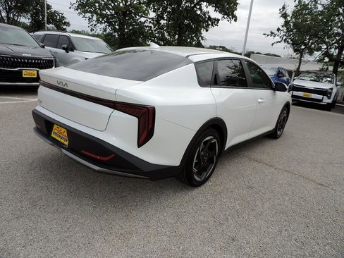 New 2025 Kia K4 EX FWD image 5