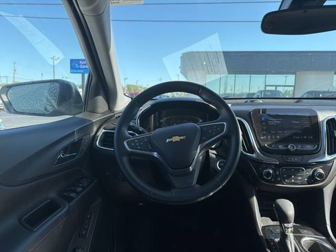 Used 2023 Chevrolet Equinox Premier AWD/4WD image 10