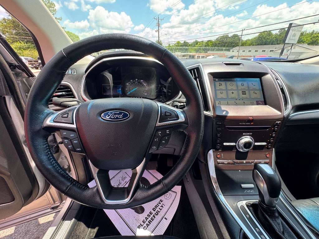 Used 2017 Ford Edge Titanium w/ Technology Package FWD image 12