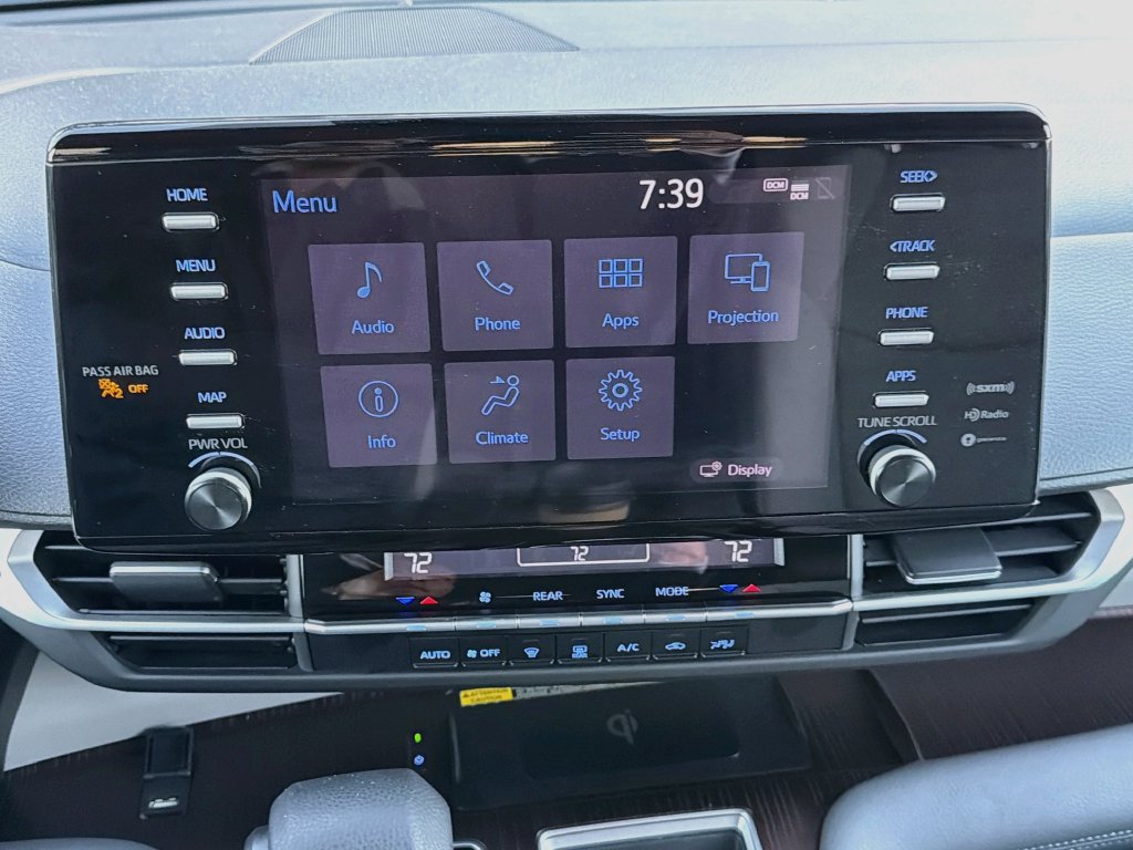 Used 2022 Toyota Sienna LE w/ LE Plus Package AWD/4WD image 29