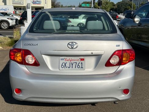 Used 2010 Toyota Corolla LE FWD image 5