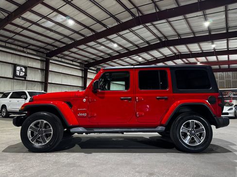 Used 2021 Jeep Wrangler Unlimited Sahara AWD/4WD image 8