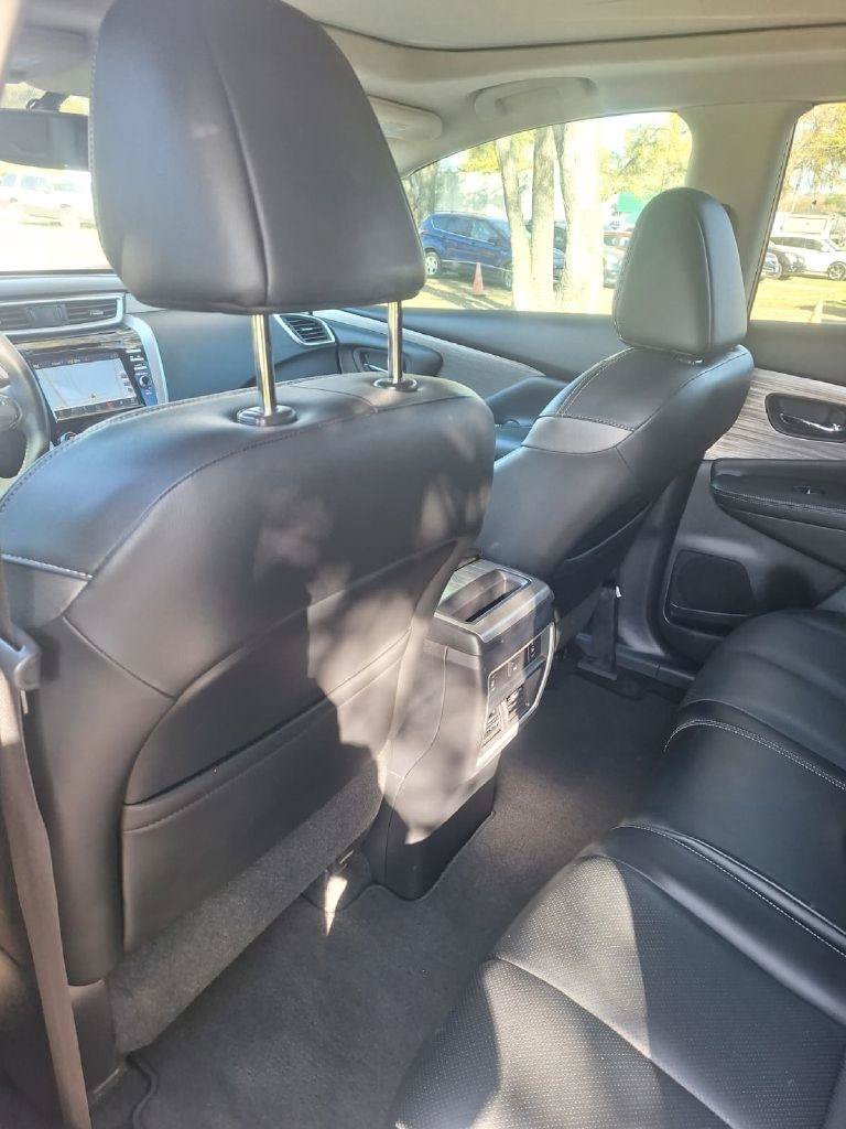 Used 2016 Nissan Murano Platinum w/ Platinum Technology Package FWD image 2
