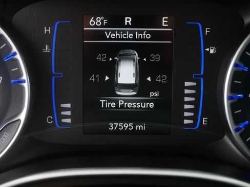 Certified 2023 Chrysler Voyager LX FWD image 37