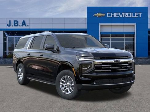 New 2026 Chevrolet Suburban LT w/ Comfort Package image 9
