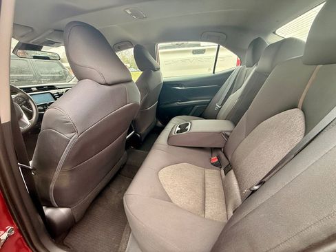 Used 2020 Toyota Camry LE image 17