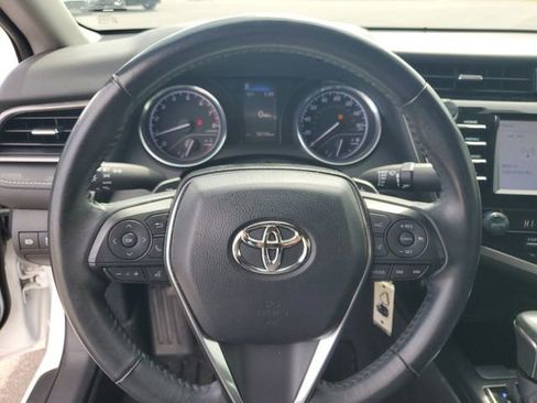 Used 2020 Toyota Camry SE image 10