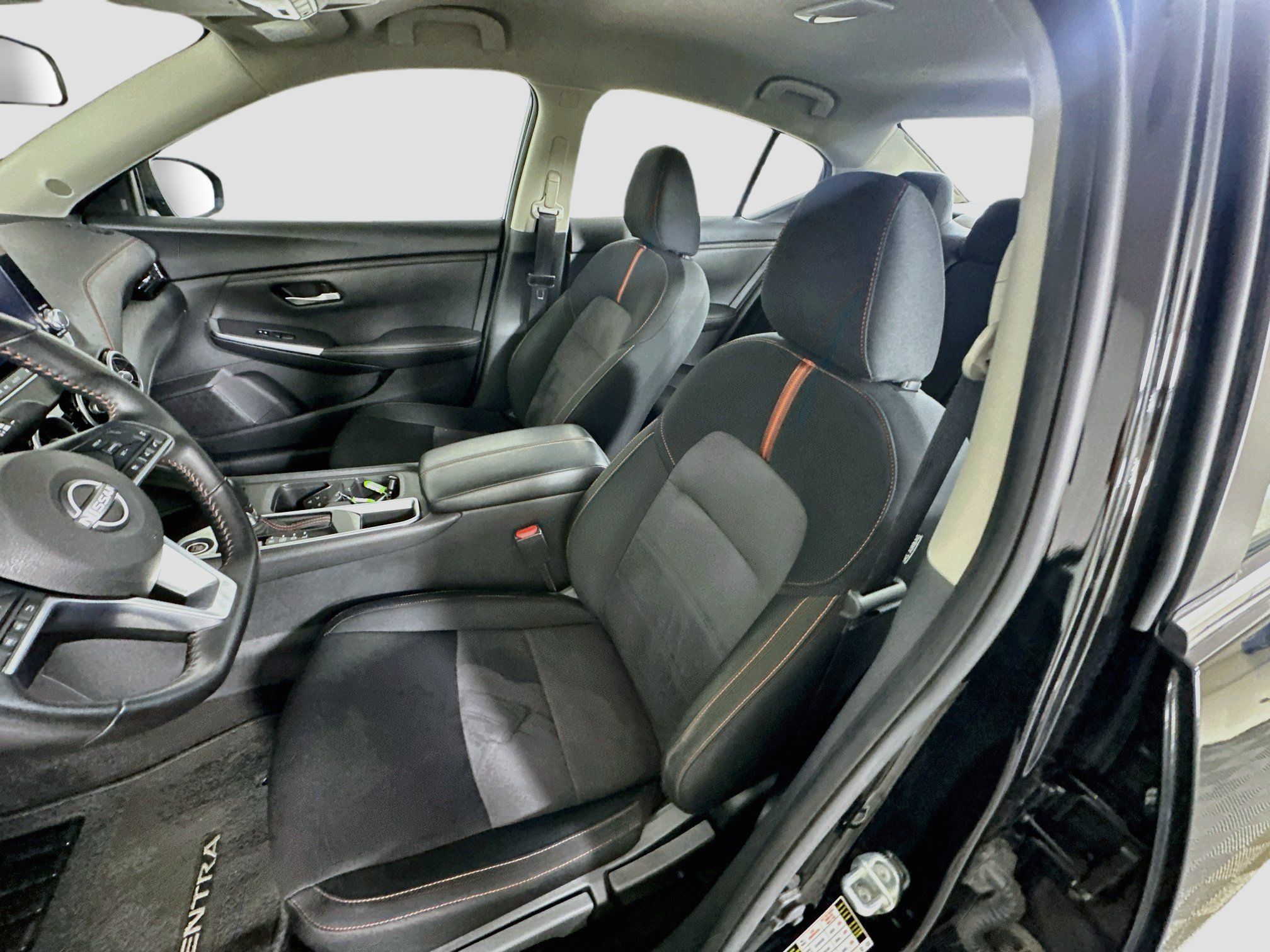 Used 2025 Nissan Sentra SR FWD image 13