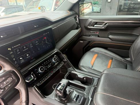 Used 2024 GMC Sierra 1500 AT4 w/ Technology Package AWD/4WD image 34
