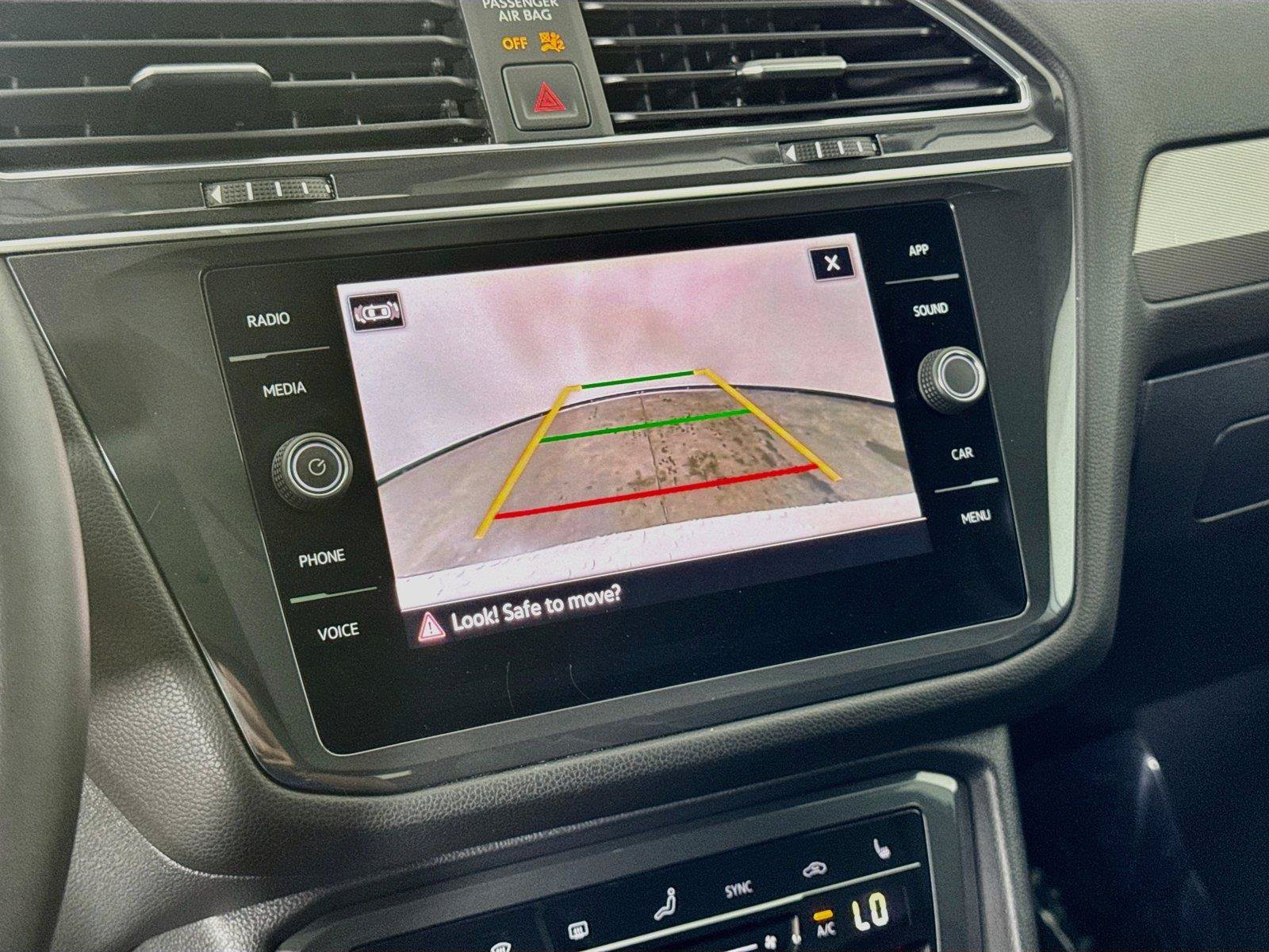 Used 2023 Volkswagen Tiguan SE w/ Panoramic Sunroof Package FWD image 13