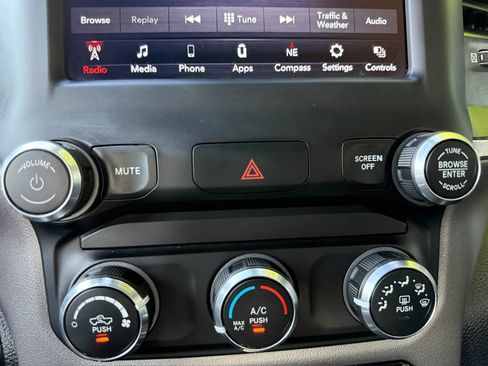 Used 2021 RAM 1500 Big Horn AWD/4WD image 40