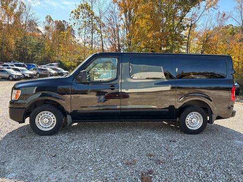 Used 2019 Nissan NV 3500 S image 10